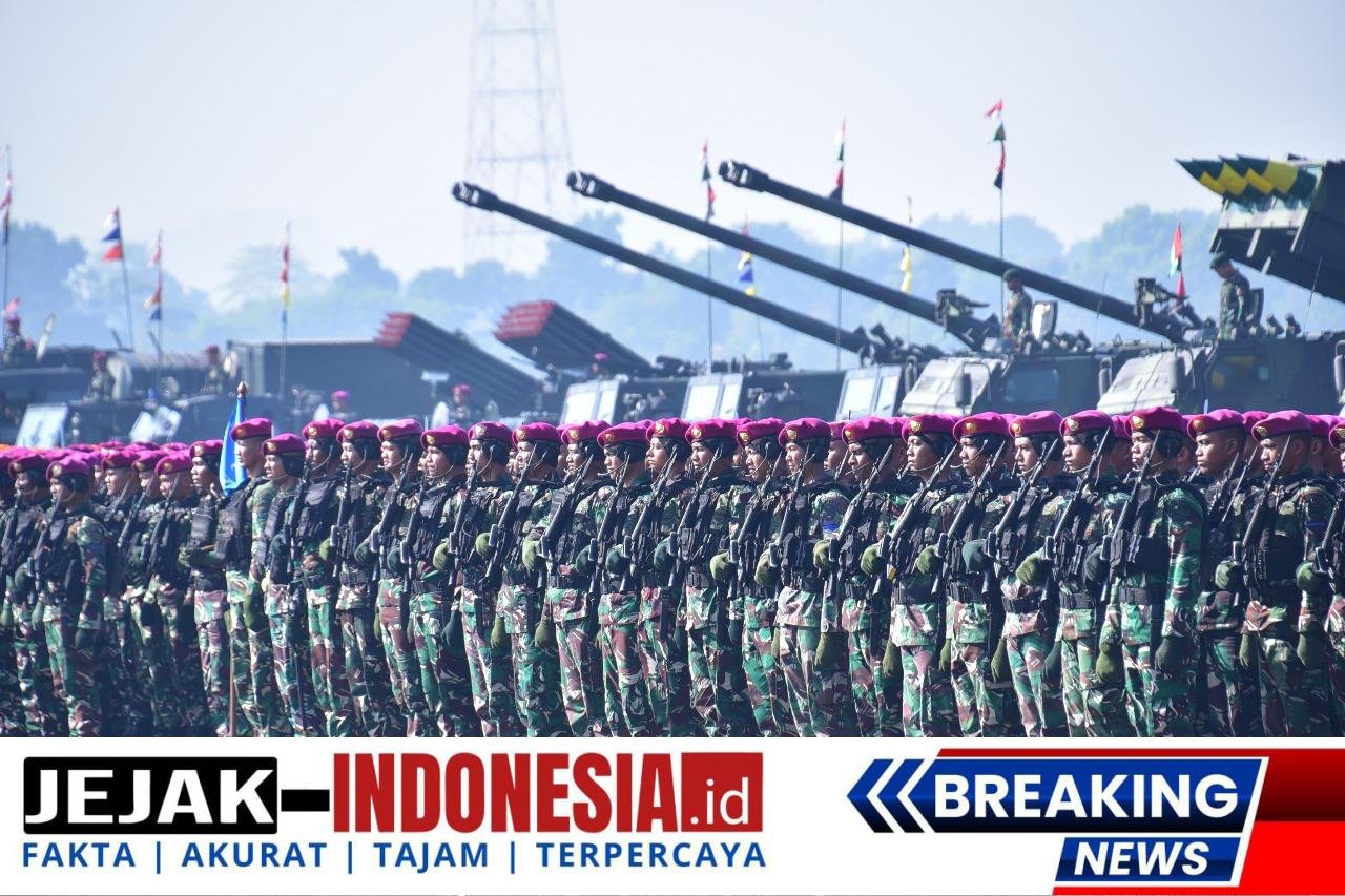 Semangat Prajurit Pasmar 1 Ikuti Latihan Upacara Kehormatan Militer