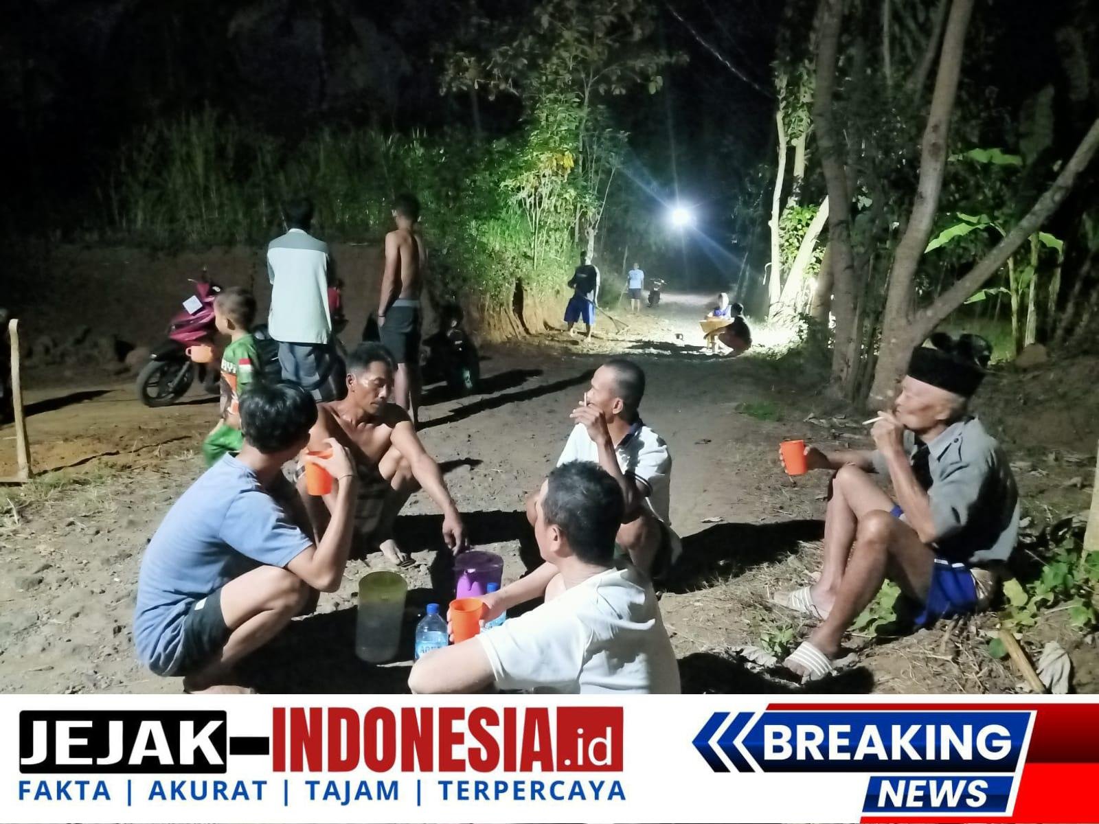 Kerja Bakti Warga Bulusan Perlebar Jalan Penghubung Tiga Wilayah, Dorong Pertumbuhan Ekonomi Lokal