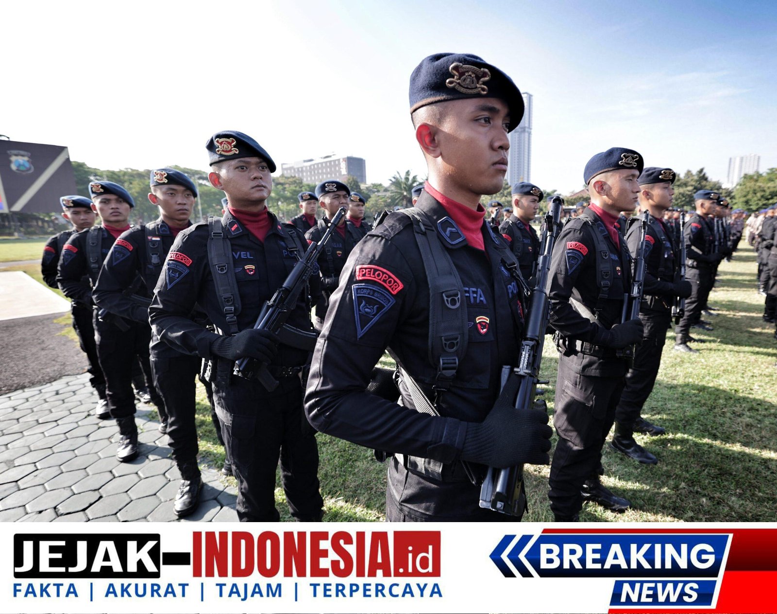 Anggota Sat Brimob Polda Jatim Terima Penghargaan KPLB dari Kapolri