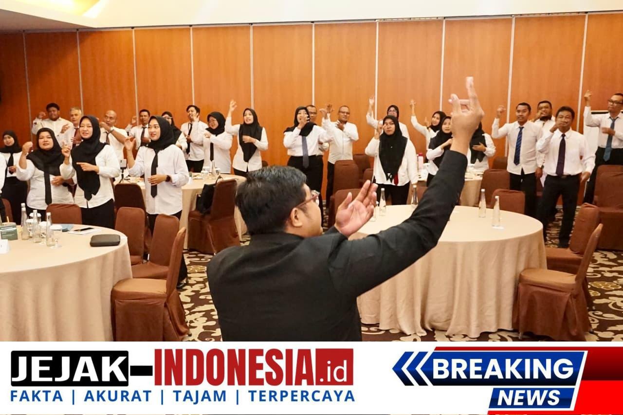 Tingkatkan Layanan Publik Inklusif, Pegawai Pemkab Banyuwangi Dilatih Bahasa Isyarat