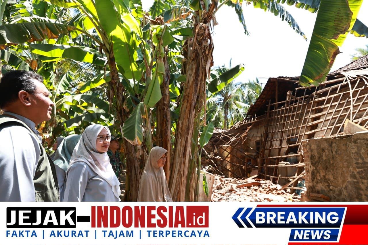 Datangi Korban Gempa, Bupati Ipuk Siapkan Bantuan Perbaikan Rumah Warga Terdampak