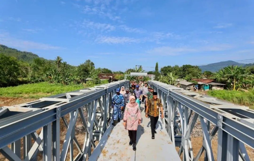Dinas PU CKPP Banyuwangi Rampungkan Jembatan Darurat Sungailembu, Warga Siap Melewati Jalur Penghubung Tiga Desa