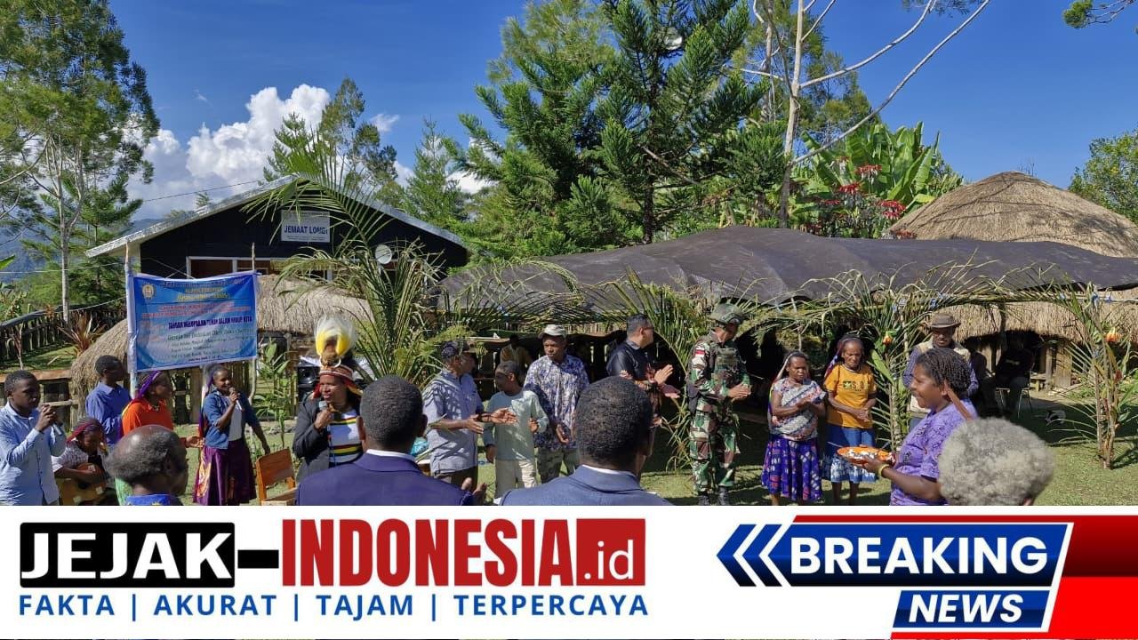 Tradisi Acara Bakar Batu Satgas Yonif 521/DY Turut Hadir Bersama Warga di Eragayam