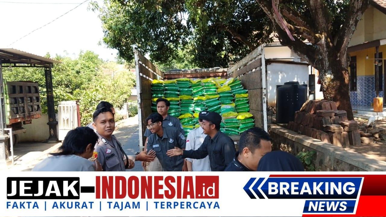 Polres Pasuruan Bersama BEM Gelar Gerakan Pangan Murah Salurkan 5 Ton Beras di Lereng Bromo