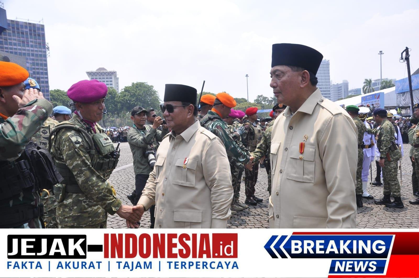 Danpasmar 1 Pimpin Prajurit Jalasena Berikan Penghormatan Kepada Presiden Republik Indonesia