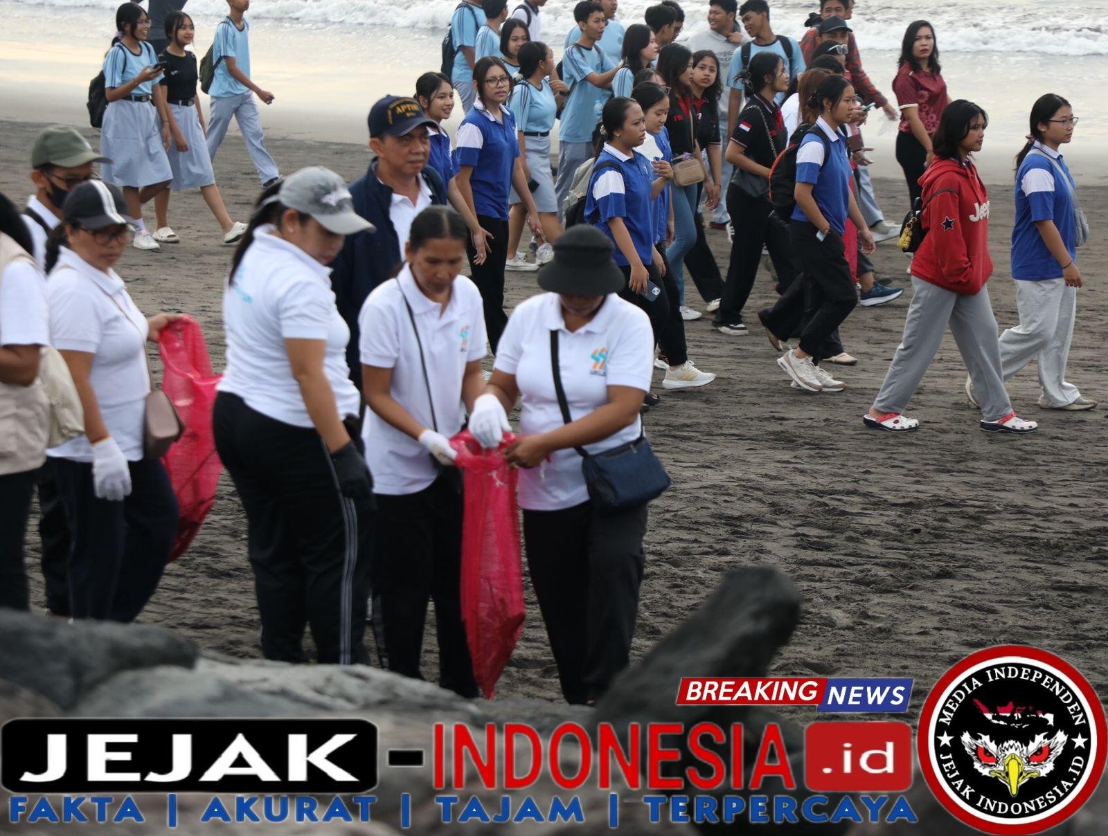 Jaga Keseimbangan Ekosistem Pantai dan Laut, Kapolda Bali Ikut Dalam Aksi Bersih-Bersih Pantai Padang Galak