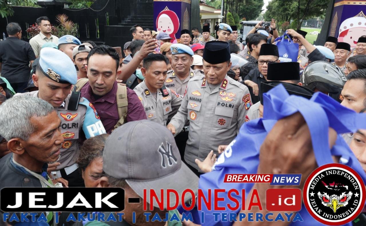 Ramadan Berkah, Kapolda Jatim Berbagi Takjil dan Buka Puasa Bersama Elemen Masyarakat