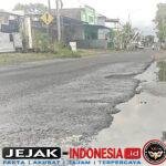 Jalan Berlubang di Genteng Wetan Dikeluhkan Warga, Berpotensi Langgar Kewajiban Penyelenggara Jalan