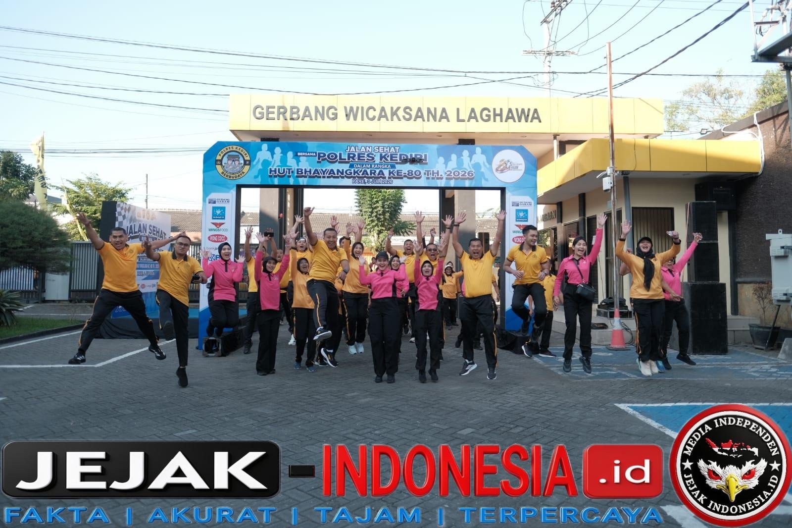 Jalan Sehat Hari Bhayangkara, Polres Kediri Pererat Kebersamaan Keluarga Besar Polri