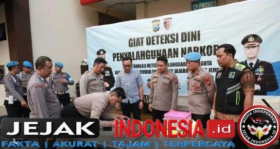 Sidak Dadakan! Pimpinan Polres Jember Turun Tangan Tes Urine Personel Demi Sapu Bersih Narkoba