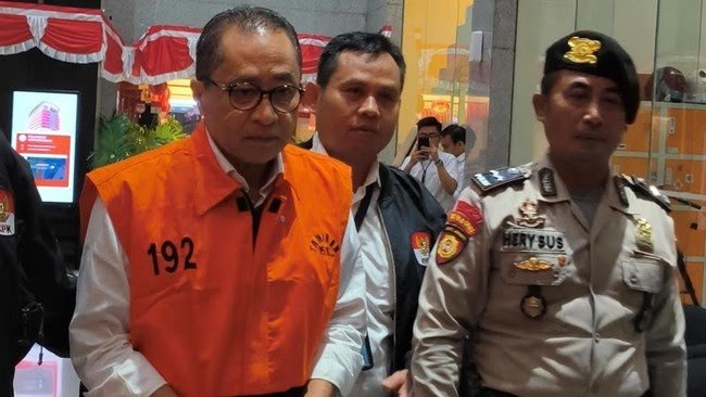 kpk-menahan-mantan-kepala-kantor-wilayah-kakanwil-direktorat-jenderal-pajak-djp-jakarta-khusus-muhammad-haniv-hnv-dalam-kasus--1787147398354_169
